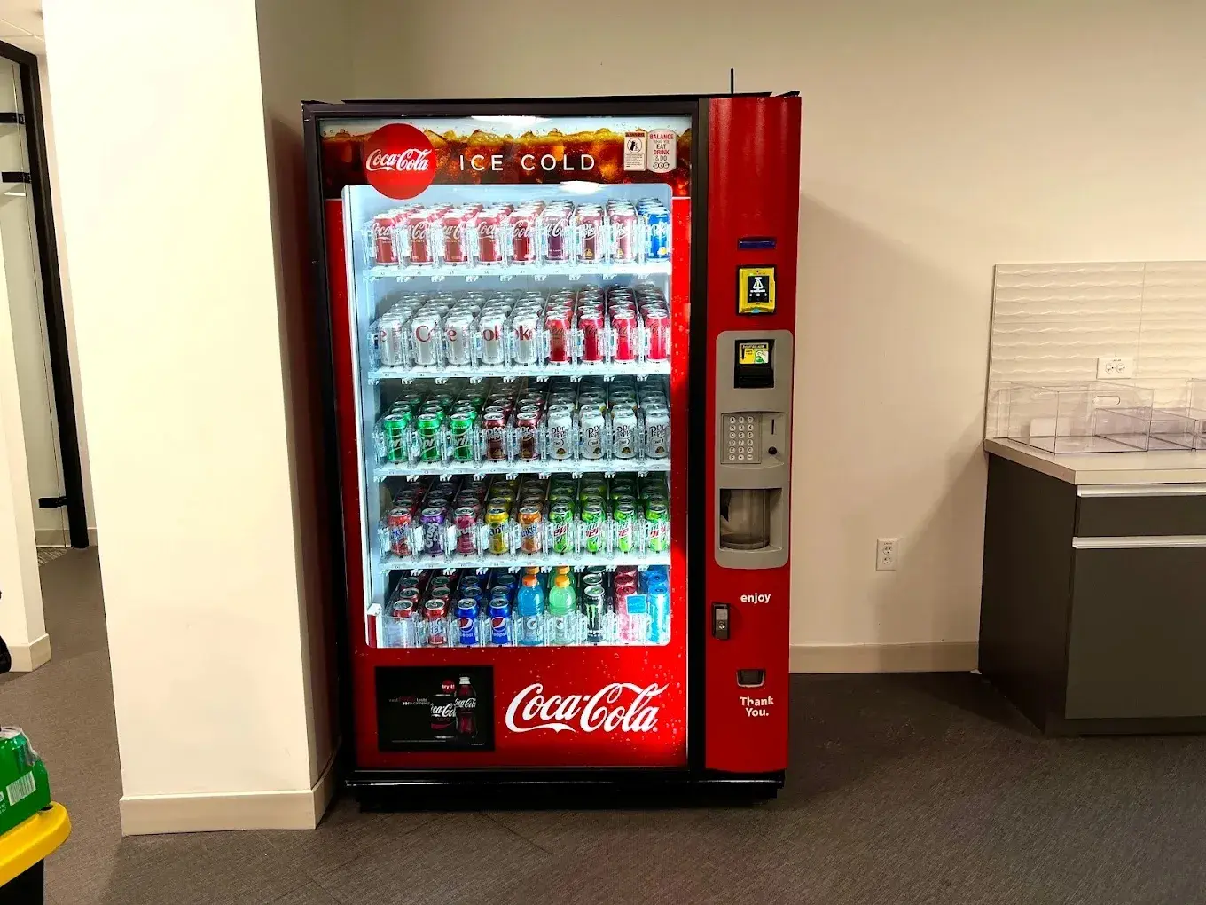 Beverage vending machine Chicago - Coca-Cola drink machine for offices