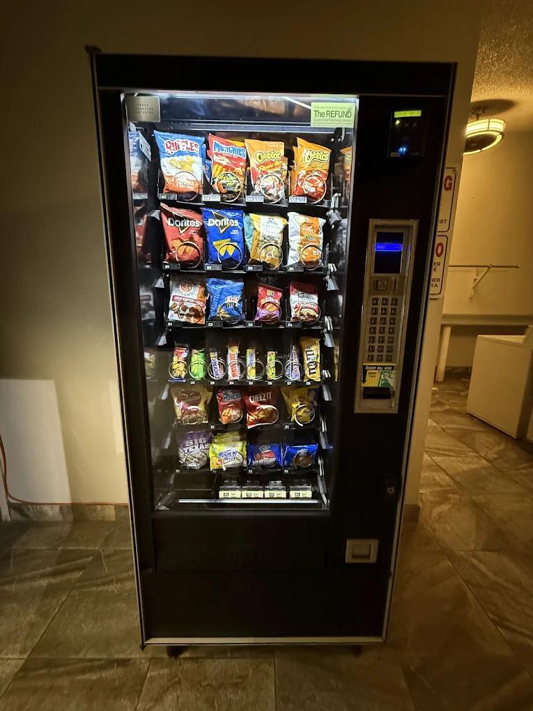 Free Snack Vending Machine Service - Chicago Metro Area | Cashless, Modern, Hassle-Free