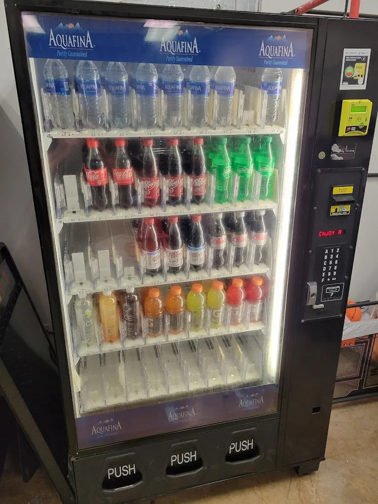 Free Beverage Vending Service Chicago & Suburbs | Cashless, Modern, 24/7 Restocking