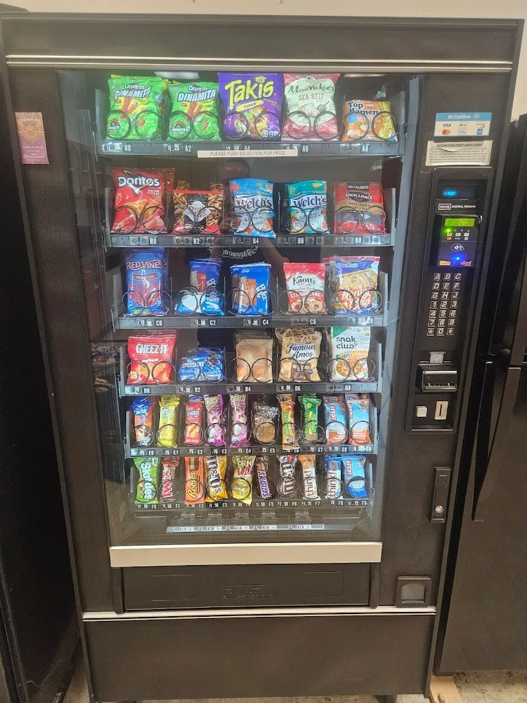 Free Snack Vending Machine Service - Chicago Metro Area | Cashless, Modern, Hassle-Free