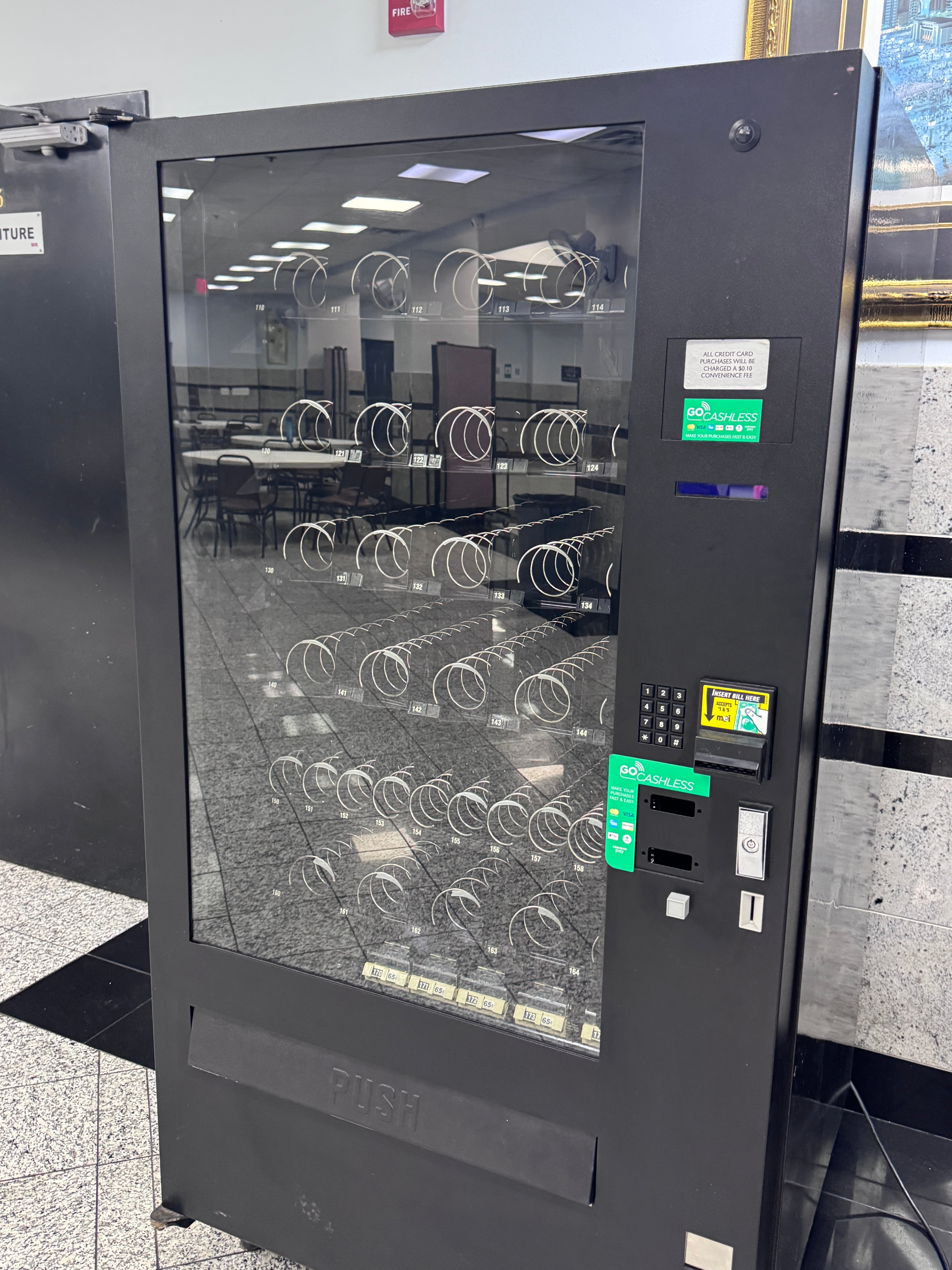 Free Snack Vending Machine Service - Chicago Metro Area | Cashless, Modern, Hassle-Free