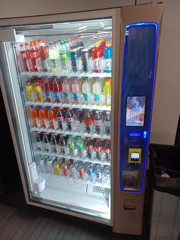 Free Beverage Vending Service Chicago & Suburbs | Cashless, Modern, 24/7 Restocking